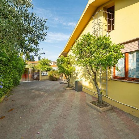 Casa Vacanze San Giovanni San Giovanni Suèrgiu Exteriör bild