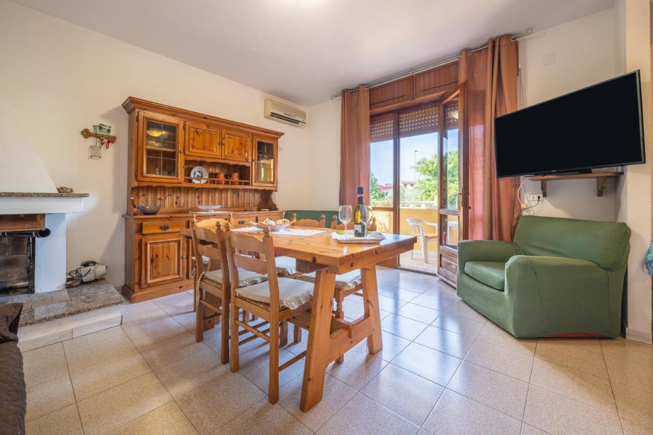Casa Vacanze San Giovanni San Giovanni Suèrgiu Exteriör bild