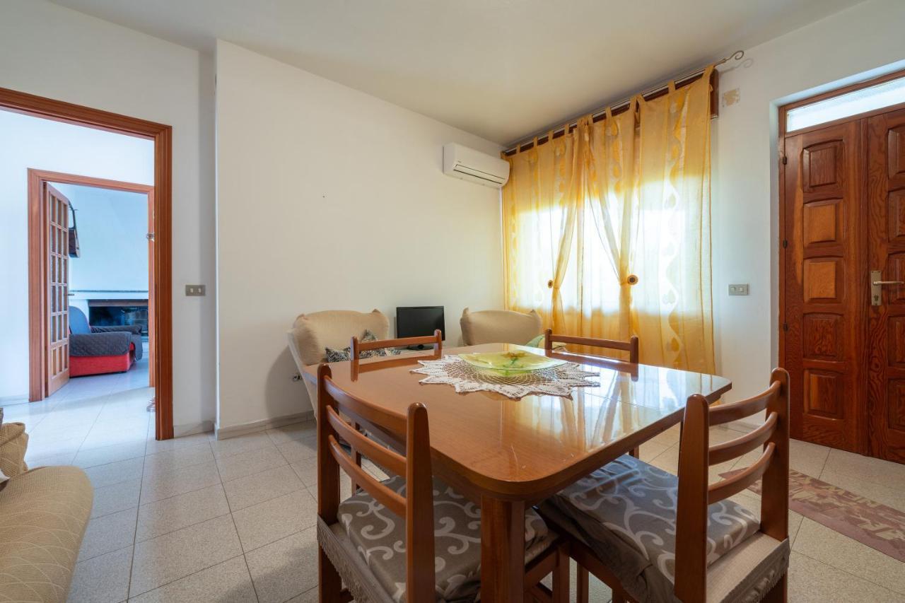 Casa Vacanze San Giovanni San Giovanni Suèrgiu Exteriör bild