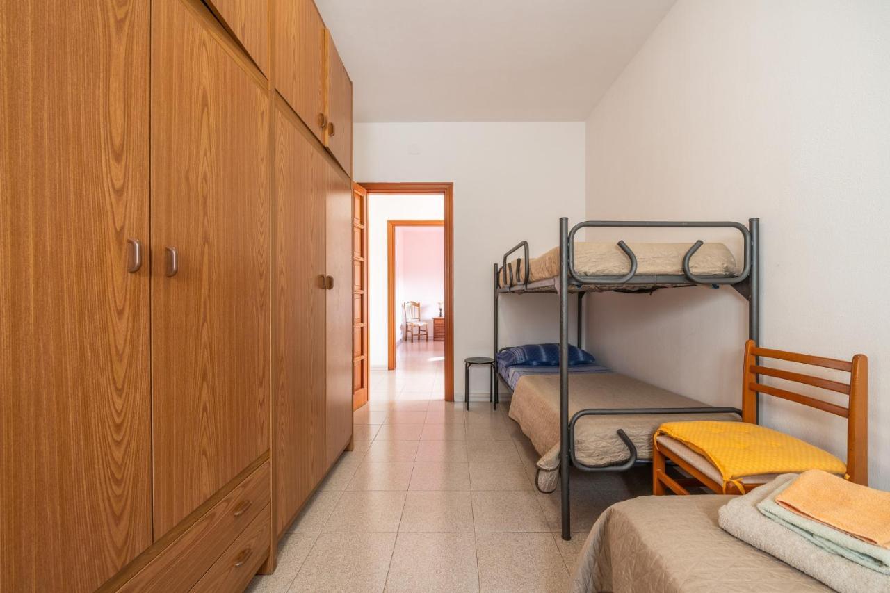 Casa Vacanze San Giovanni San Giovanni Suèrgiu Exteriör bild