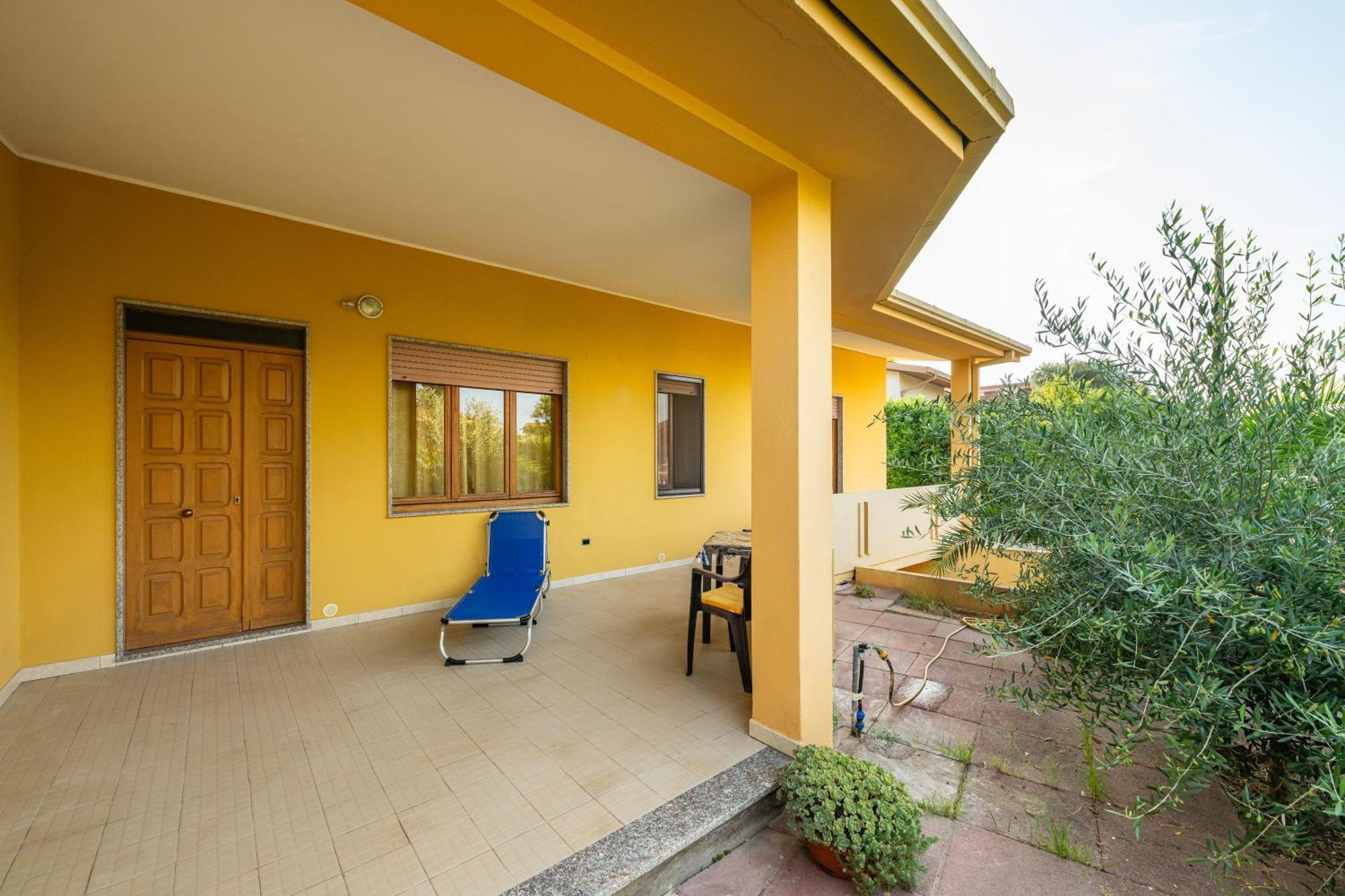 Casa Vacanze San Giovanni San Giovanni Suèrgiu Exteriör bild
