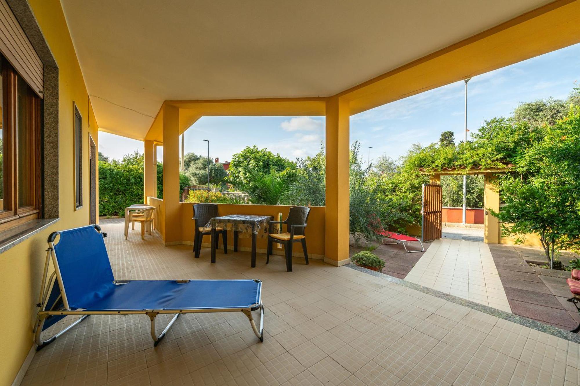 Casa Vacanze San Giovanni San Giovanni Suèrgiu Exteriör bild